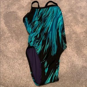 One piece suit